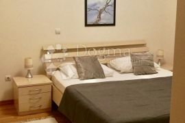 Prostrani stan s parkirnim mjestom, Rijeka, Appartement