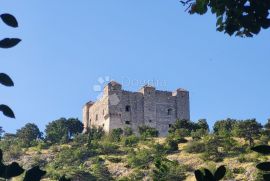 Kuća  sa dva stana u blizini mora, Senj, Casa