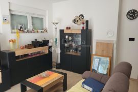 Komforan trosobni apartman, Crikvenica, Stan