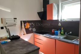 Komforan trosobni apartman, Crikvenica, Stan