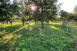 STAMBENO POSLOVNA NEKRETNINA SA 1000M2 GRAĐEVINSKOG ZEMLJIŠTA !!, Gospić, House