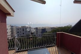 Apartmanska kuća sa velikom okućnicom, Makarska, House