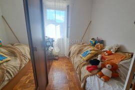 Prostran stran s velikim potencijalom, Pula, Appartement