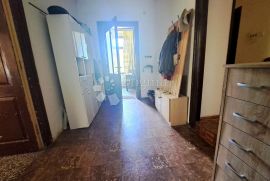 Prostran stran s velikim potencijalom, Pula, Appartement