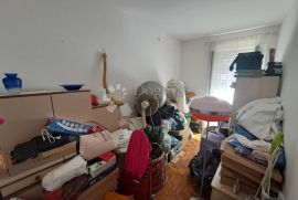 Prostran stran s velikim potencijalom, Pula, Appartement