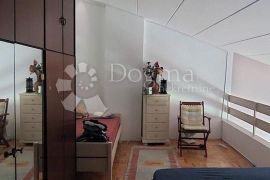 LIJEP STAN S GALERIJOM U POREČU, Poreč, Appartement