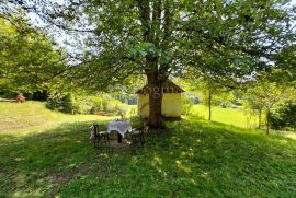 Žumberak, prostrano samoodrživo seosko imanje, 34000m2, Samobor - Okolica, Tierra