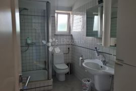 Predivna kuća sa apartmanima 300 m od mora, Medulin, Дом