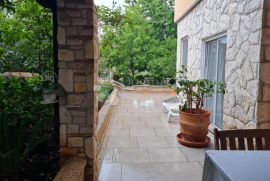 Predivna kuća sa apartmanima 300 m od mora, Medulin, Kuća