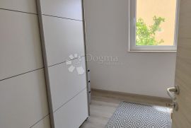 MALINSKA - APARTMANSKA KUĆA - 8 APARTMANA, Malinska-Dubašnica, بيت