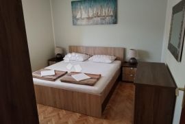 MURTER - APARTMANSKA KUĆA 500m OD MORA, Murter, Ev