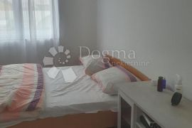 Stan u prizemlju kuće sa dvorištem u centru Ogulina, Ogulin, Apartamento