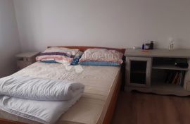 Stan u prizemlju kuće sa dvorištem u centru Ogulina, Ogulin, Apartamento