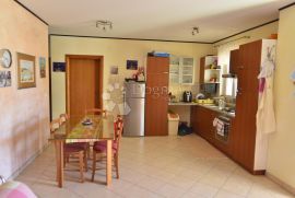 UVALA SOLINE APARTMAN NA 100 M OD MORA, Dobrinj, Appartment