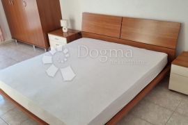 ROGOZNICA- HITNA PRODAJA! 102M2 U CENTRU MJESTA S POGLEDOM, Rogoznica, Διαμέρισμα