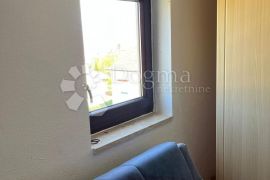 MALINSKA - DVOETAŽNI APARTMAN BLIZU MORA, Malinska-Dubašnica, Appartment