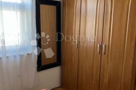 MALINSKA - DVOETAŽNI APARTMAN BLIZU MORA, Malinska-Dubašnica, Appartment