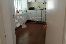 VODICE, apartmanska kuća sa panoramskim pogledom na more, Vodice, Дом