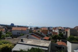 VODICE, apartmanska kuća sa panoramskim pogledom na more, Vodice, Дом