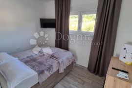 LUKSUZNI APARTMAN S KROVNOM TERASOM, Sveti Filip I Jakov, Appartamento