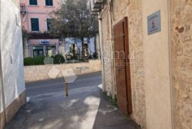 ŠIBENIK, atraktivan poslovni prostor u centru, Šibenik, Коммерческая недвижимость