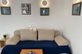 VODICE ATRAKTIVNA APARTMANSKA KUĆA BLIZ MORA, Vodice, Дом