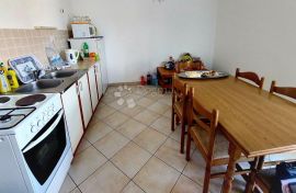 APARTMAN SA POGLEDOM NA MORE, Dobrinj, Appartement