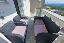 KRK  - KUĆA S 5 APARTMANA, Krk, بيت