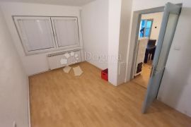 Dvojna Kuća 3 etaže 250m2 + terasa, garaža, parking, vrt, Zagreb, Casa