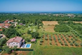 Samostojeća kuća s bazenom i pogledom na prirodu!, Poreč, House