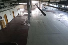 ŠIBENIK BILICE POSLOVNI PROSTOR OD 2200 M2 NA TERENU OD 12.266 M2, Šibenik - Okolica, Gewerbeimmobilie