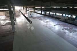 ŠIBENIK BILICE POSLOVNI PROSTOR OD 2200 M2 NA TERENU OD 12.266 M2, Šibenik - Okolica, Gewerbeimmobilie