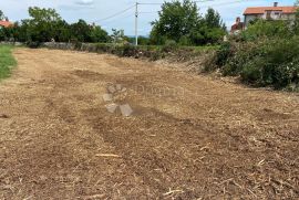 GRAĐEVINSKO ZEMLJIŠTE SA GRAĐEVINSKOM DOZVOLOM, Kršan, Land