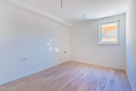 Luksuzni apartman sa terasom  i garažom u Cresu, Cres, Appartment