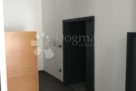 KOPRIVNICA – POSLOVNI PROSTOR U SAMOM CENTRU GRADA, Koprivnica, Propriedade comercial