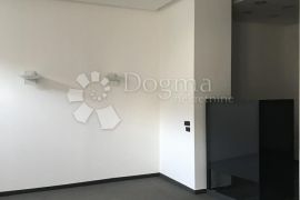 KOPRIVNICA – POSLOVNI PROSTOR U SAMOM CENTRU GRADA, Koprivnica, Propriedade comercial