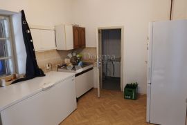 Kuća katnica za prodaju,180 m²,plac 6 670 m²,Darda, Darda, Haus