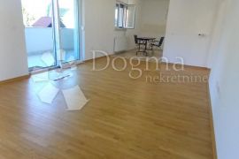 PRILIKA! Novogradnja Zaprešić 2000€/m2 (garaža,vrt,parking), Zaprešić, Διαμέρισμα