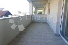 PRILIKA! Novogradnja Zaprešić 2000€/m2 (garaža,vrt,parking), Zaprešić, Διαμέρισμα