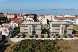 Penthouse - pogled more, Privlaka, شقة