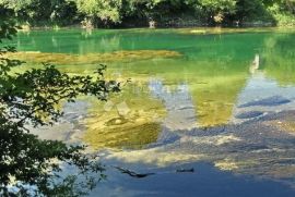 KUĆA ZA ODMOR U BLIZINI UNE, Dvor, Дом