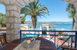 Villa prvi red uz more - TROGIR, Trogir, Ev