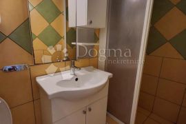 PRIMOSTEN-APARTMANSKA KUĆA S POGLEDOM, Primošten, بيت