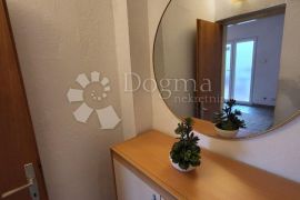 PRIMOSTEN-APARTMANSKA KUĆA S POGLEDOM, Primošten, بيت