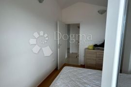 Dvoetažni apartman u mirnom okružju, Malinska-Dubašnica, Wohnung