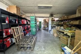 Matulji-poslovni prostor 400m2 sa 680 m2okućnice, Matulji, Immobili commerciali