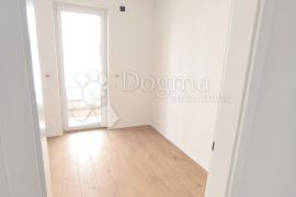 Luksuzni trosobni stan nadomak mora!, Vir, Appartment