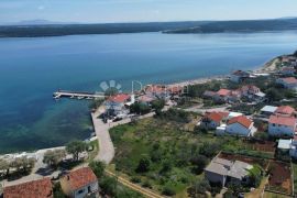 RASLINA (ŠIBENIK)-GRAĐEVINSKO ZEMLJIŠTE PRVI RED, Šibenik - Okolica, Terreno