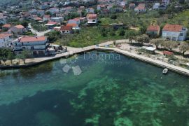 RASLINA (ŠIBENIK)-GRAĐEVINSKO ZEMLJIŠTE PRVI RED, Šibenik - Okolica, Terreno