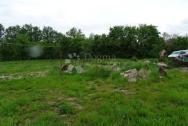 Ročko Polje - starina sa građevinskom parcelom, Buzet, Maison